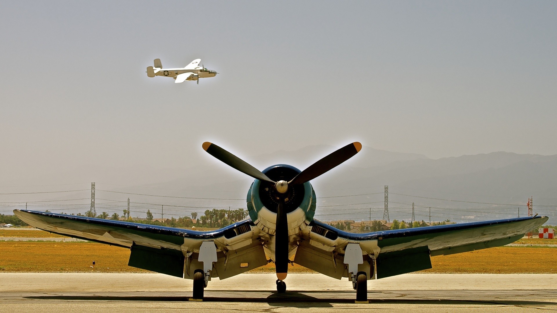 luftfahrt flugzeug flugzeug flughafen transportsystem flug militär flugzeug luft himmel reisen auto fliegen flügel propeller startbahn technologie motor