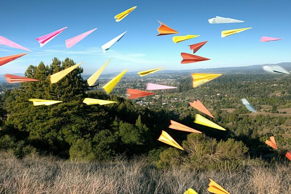 Increíble vuelo de aviones de colores