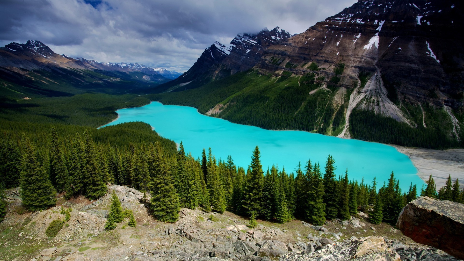 Turquoise lake in the mountains. Android wallpapers for free.