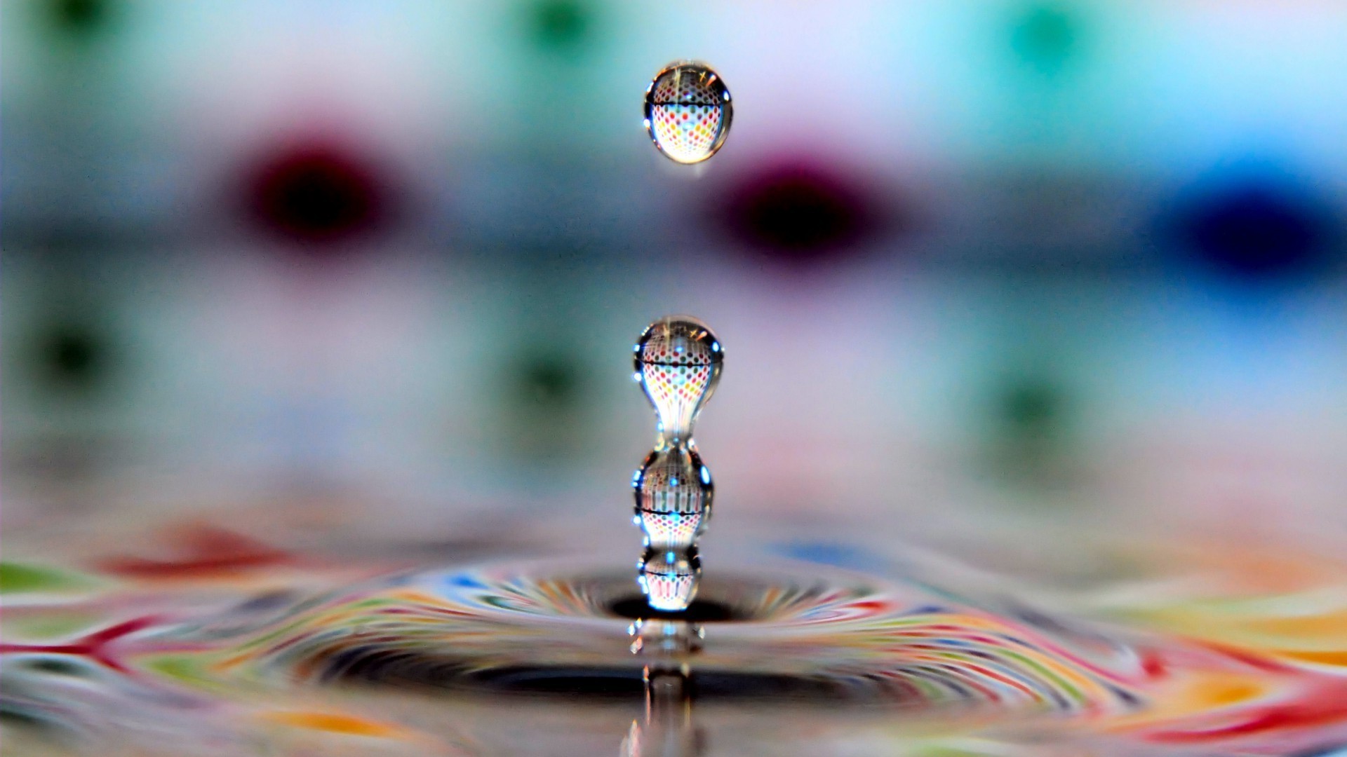 tröpfchen und wasser unschärfe fokus leuchten natur