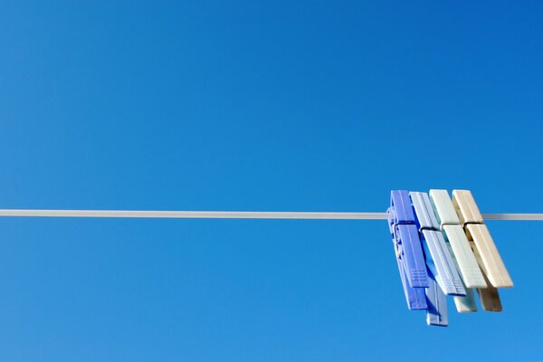 Paper clips for hanging and drying clothes