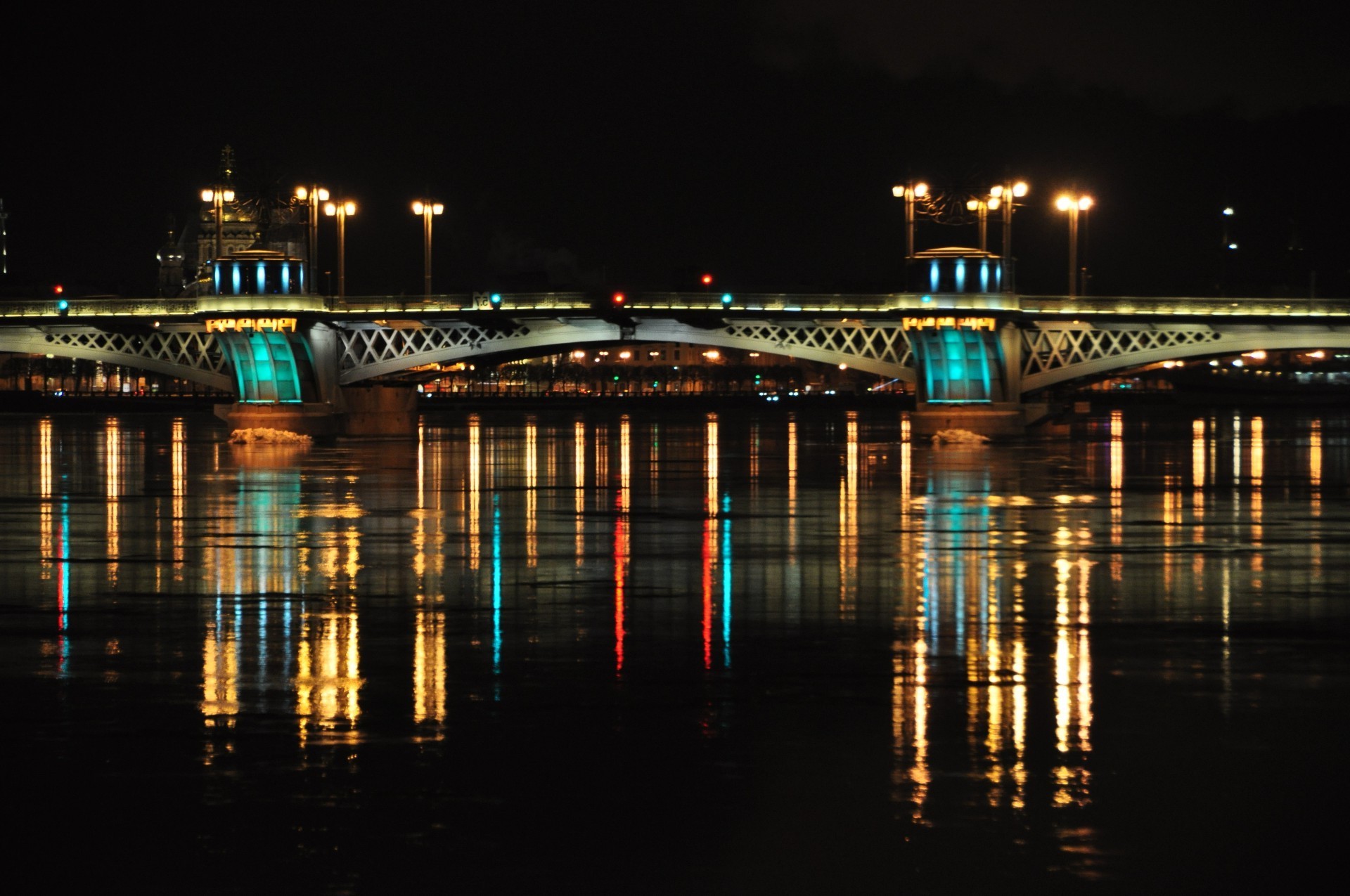 ville pont eau rivière voyage architecture réflexion crépuscule soir jetée coucher de soleil lumière maison ciel urbain système de transport mer à l extérieur