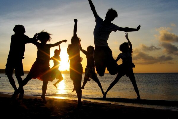 Foto en el salto de la juventud en la playa