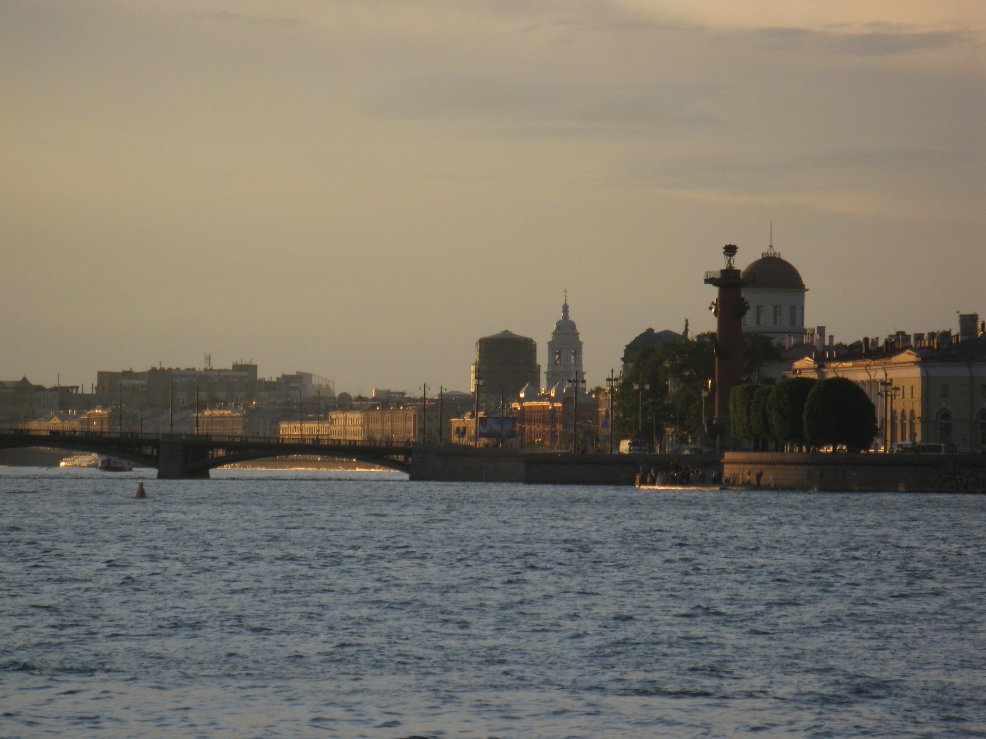 ponts eau rivière ville bateau lumière du jour voiture coucher de soleil voyage architecture maison ville soir système de transport à l extérieur skyline aube port promenade réflexion