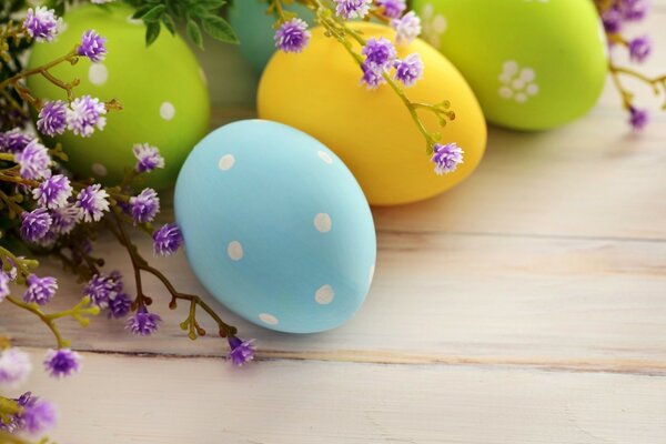 Schöne Eierdekorationen für Ostern