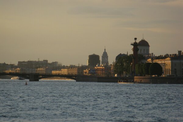 Sankt Petersburg. Most giełdowy.