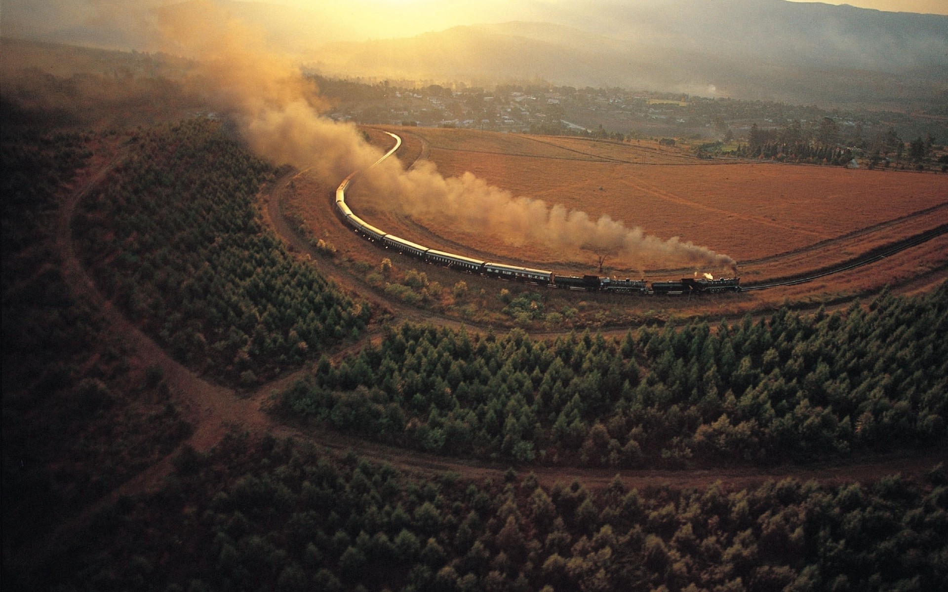 alanları çayırlar ve vadiler ekili araziler manzara tarım yol seyahat akşam günbatımı çiftlik gün ışığı açık havada şafak araba doğal su