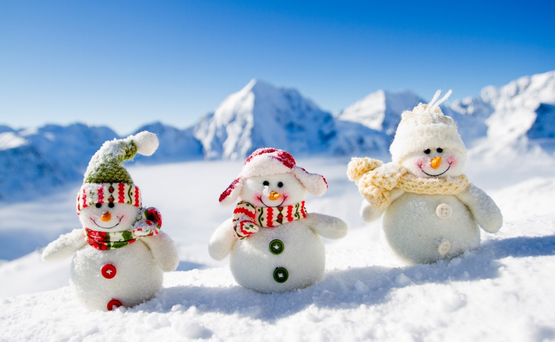 bright colors snow winter snowman cold christmas frost fun season snowball ice frozen traditional frosty outdoors recreation celebration vacation