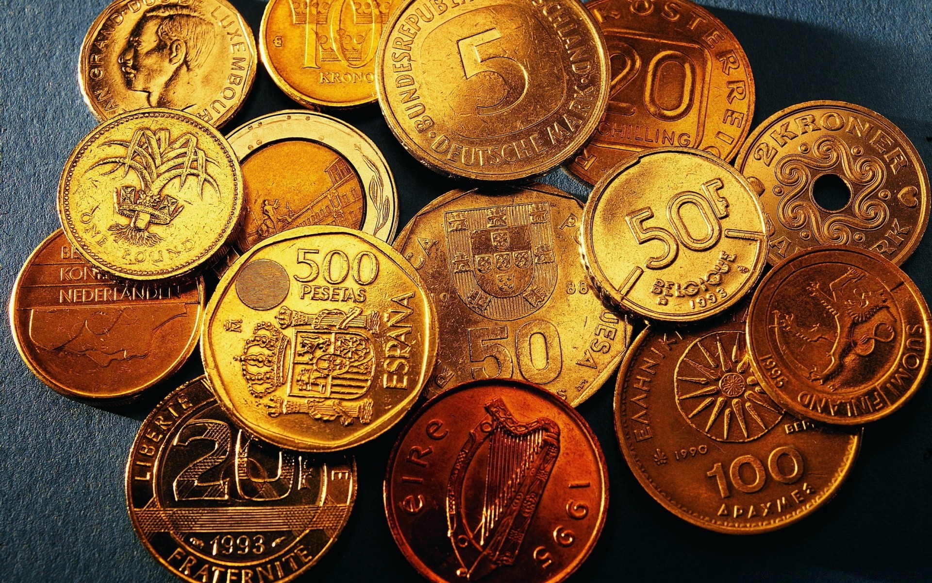 macro money finance wealth cash bank savings business commerce market cent financial change gold economy investment treasure old copper