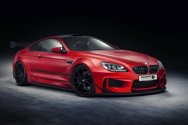 Voiture de sport rouge BMW