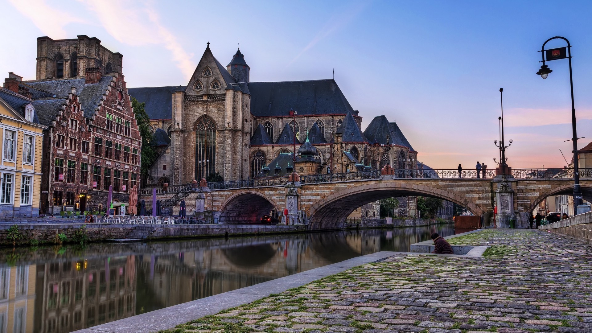 stadt und architektur architektur reisen haus fluss brücke stadt alt kirche tourismus wasser himmel gotik religion schloss haus im freien stadt antike