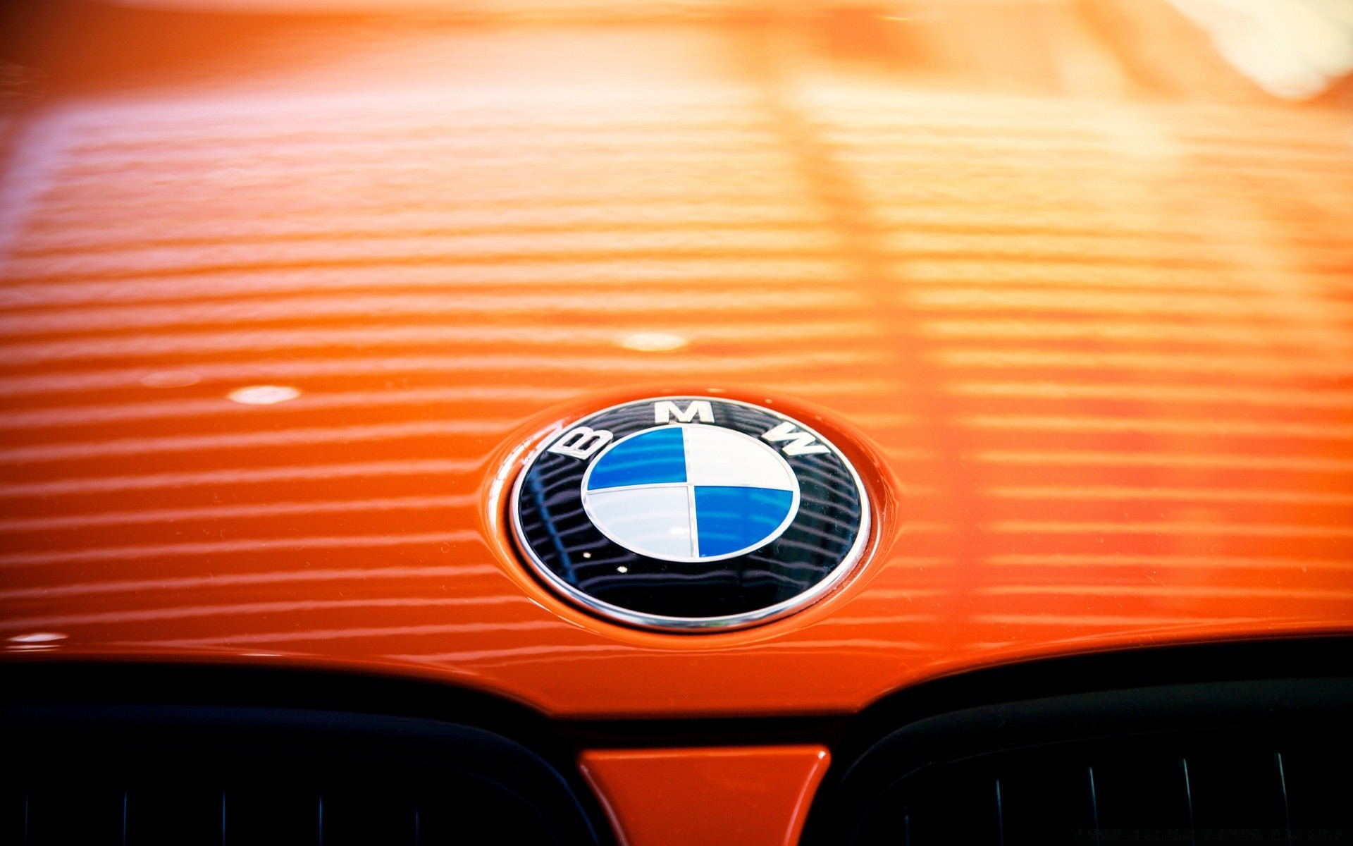 оранжевый автомобиль BMW бесплатно