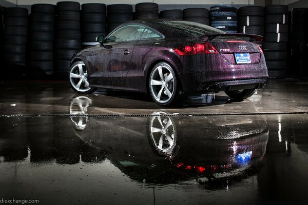 Audi TT-RS en effet perle cerise