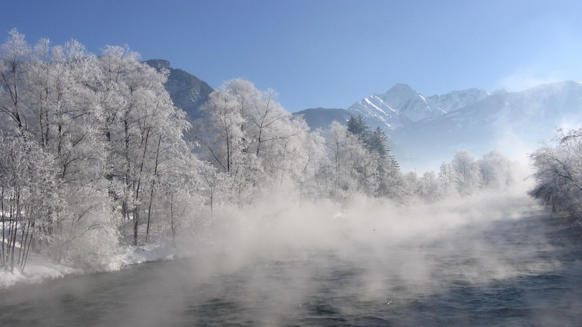 rivières étangs et ruisseaux étangs et ruisseaux brouillard paysage neige hiver nature brouillard eau voyage ciel montagnes à l extérieur froid bois glace bois météo