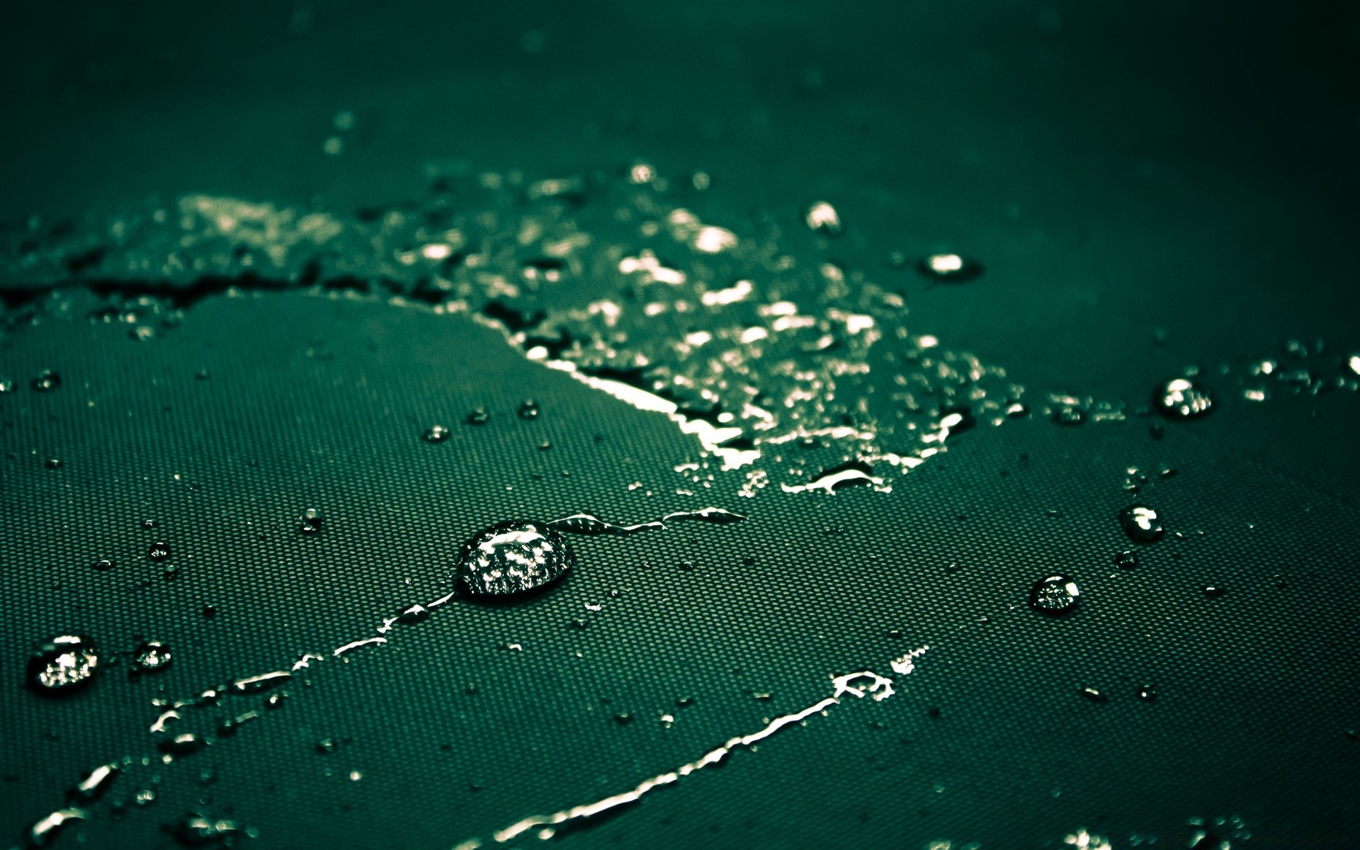 macro pluie chute humide eau gouttes rosée splash bulle goutte d eau propre réflexion liquide turquoise résumé clair ondulation propreté gouttes