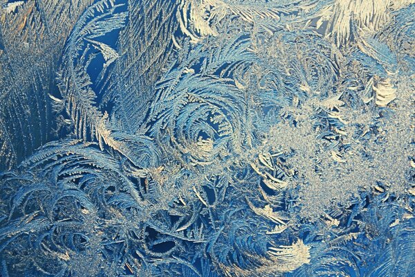 Frost drawings on glass