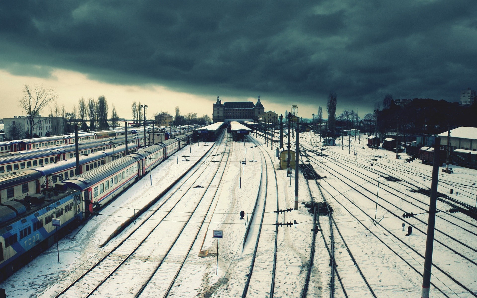 zug transportsystem reisen eisenbahn zug himmel auto track abend straße winter im freien