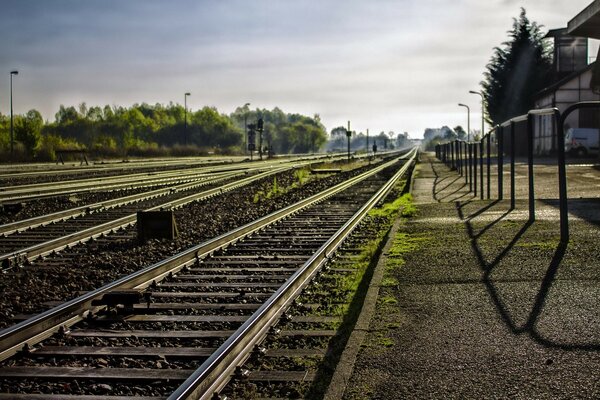 Tren rayları. Putperestler ve seyahatler