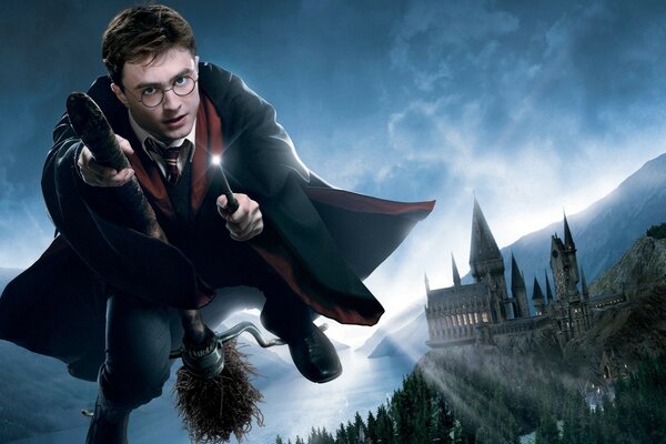 Harry Potter bir süpürge üzerinde uçuyor