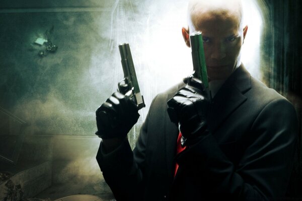 Hitman com duas pistolas fumegantes