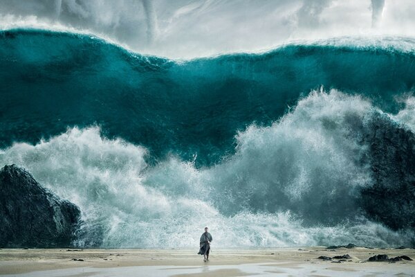 Landscapes of tidal waves from movies