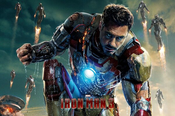 Iron Man atterra sullo sfondo dell esercito