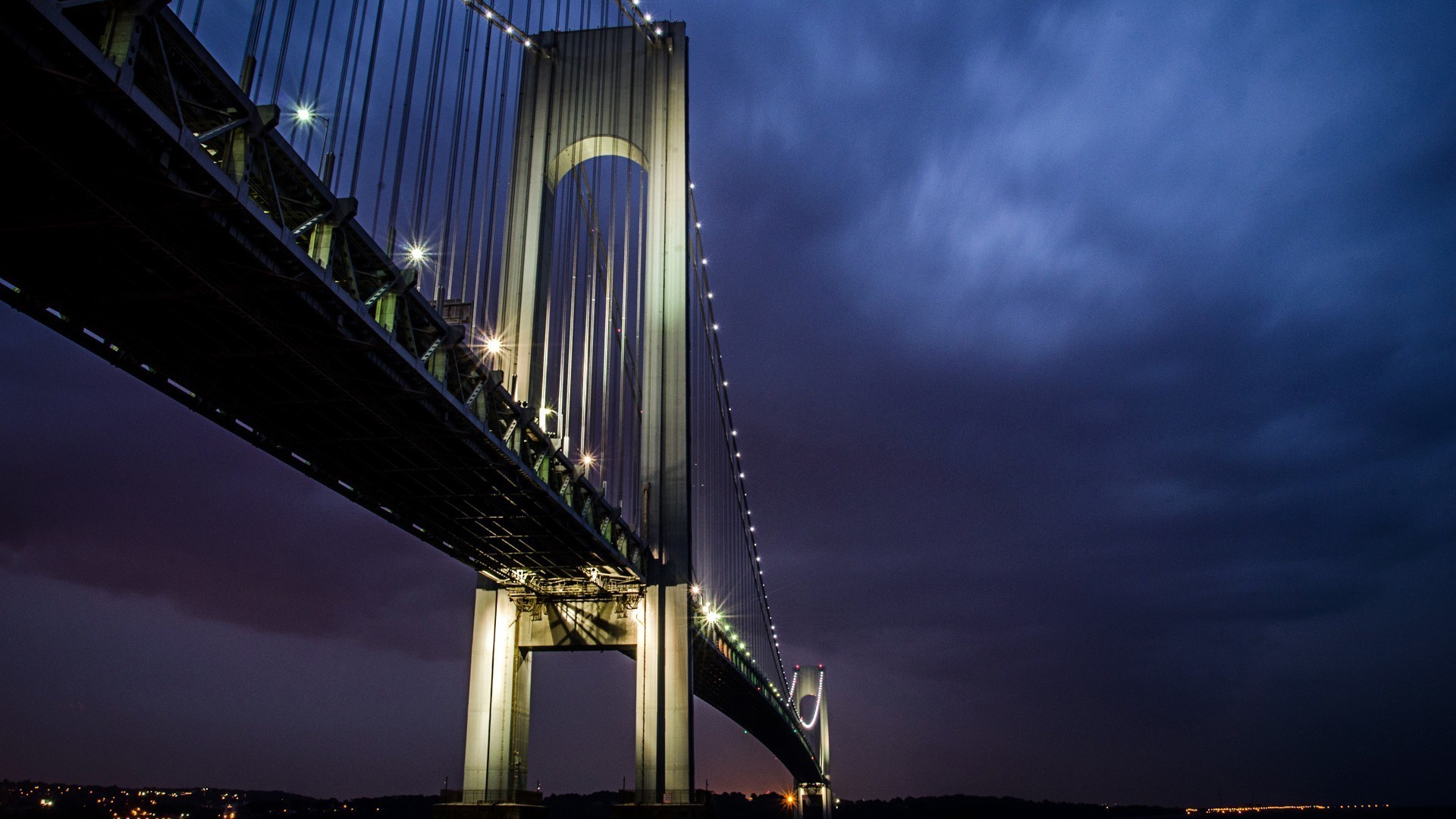 pontes arquitetura céu ponte cidade casa viagens urbano centro da cidade aço o negócio sistema de transporte crepúsculo moderno construção tráfego conexão ao ar livre cidade à noite