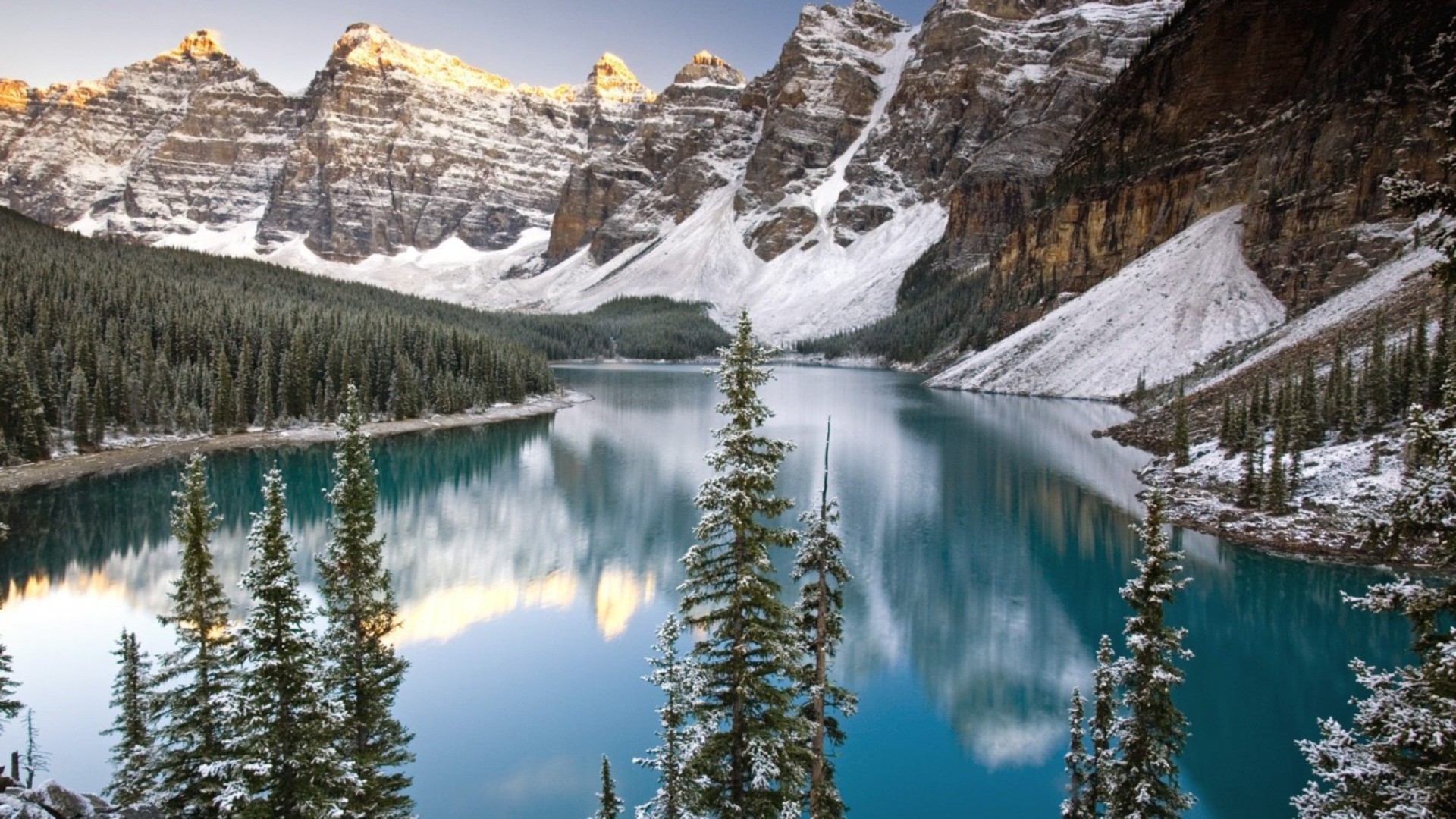 montagnes neige montagnes nature eau bois lac paysage scénique voyage pic de montagne à l extérieur ciel froid glace haute vallée alpine evergreen hiver