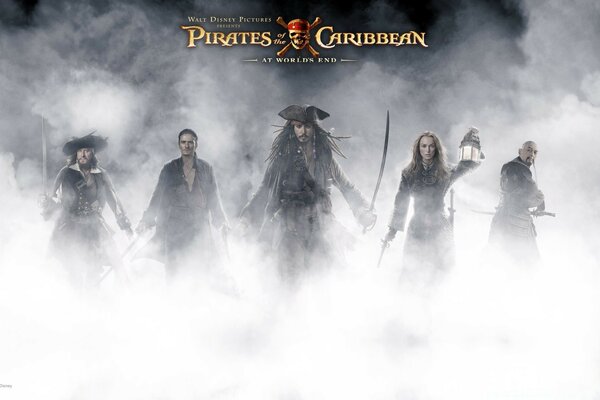 Los protagonistas de la película Piratas del Caribe en la niebla