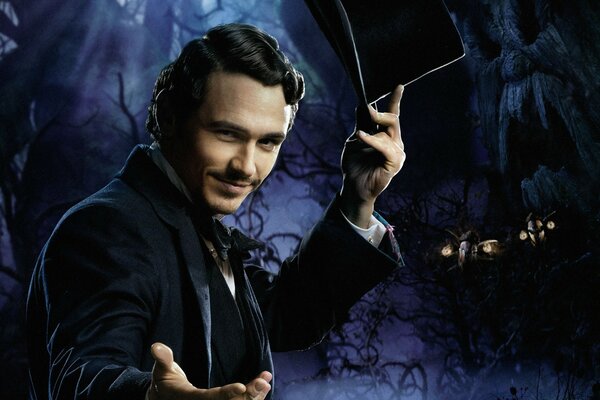 James Franco en la película oz el grande y el terrible