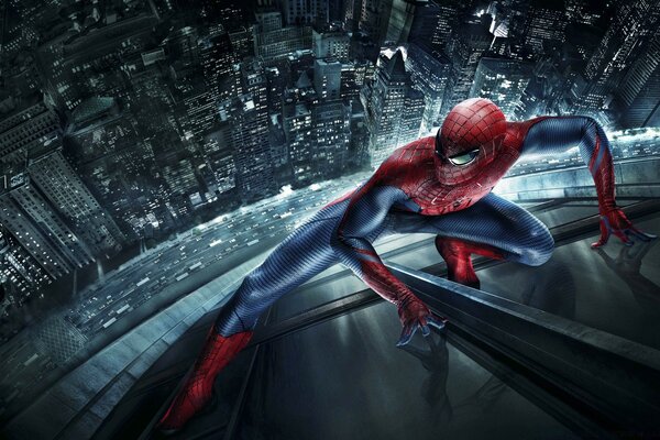 Spider-Man regarde la ville