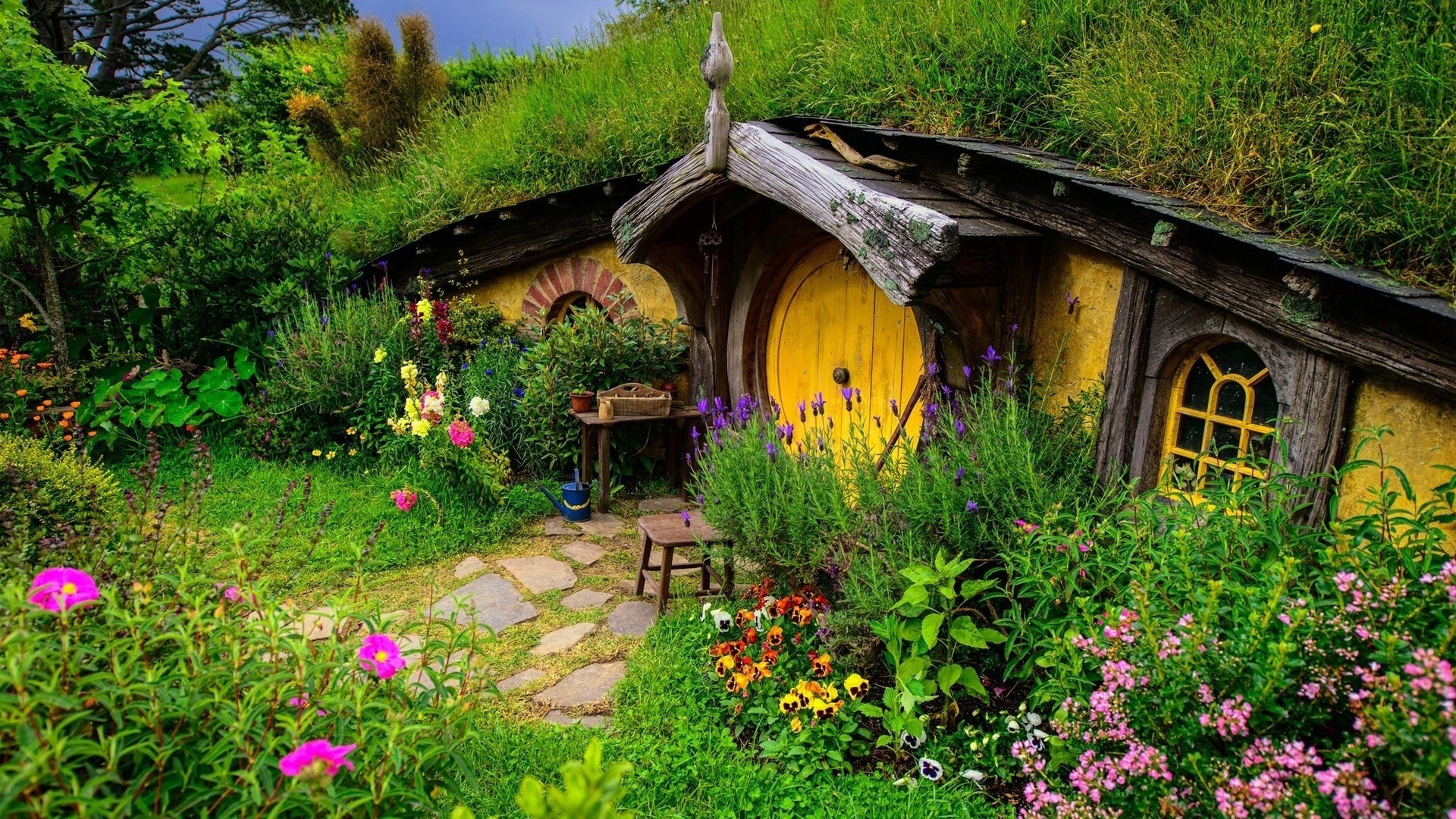 hobbit çiçek bahçe ev çimen yaz mimari ev avlu aile ahşap çim açık havada seyahat bungalov flora evler doğa