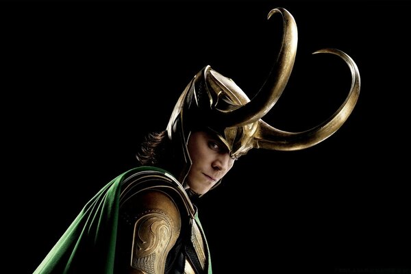 Gott Loki in seinem Helm