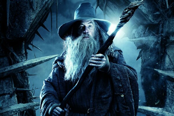 O Hobbit. Gandalf na floresta escura