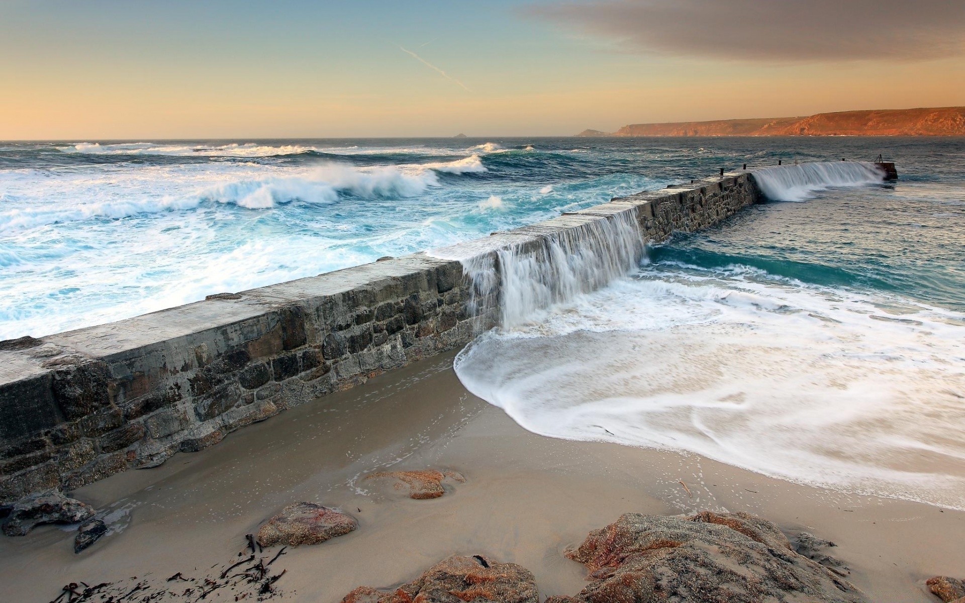 mer et océan eau mer plage océan mer surf voyage vague paysage coucher de soleil paysage ciel sable vacances côte mousse rock scénique marée