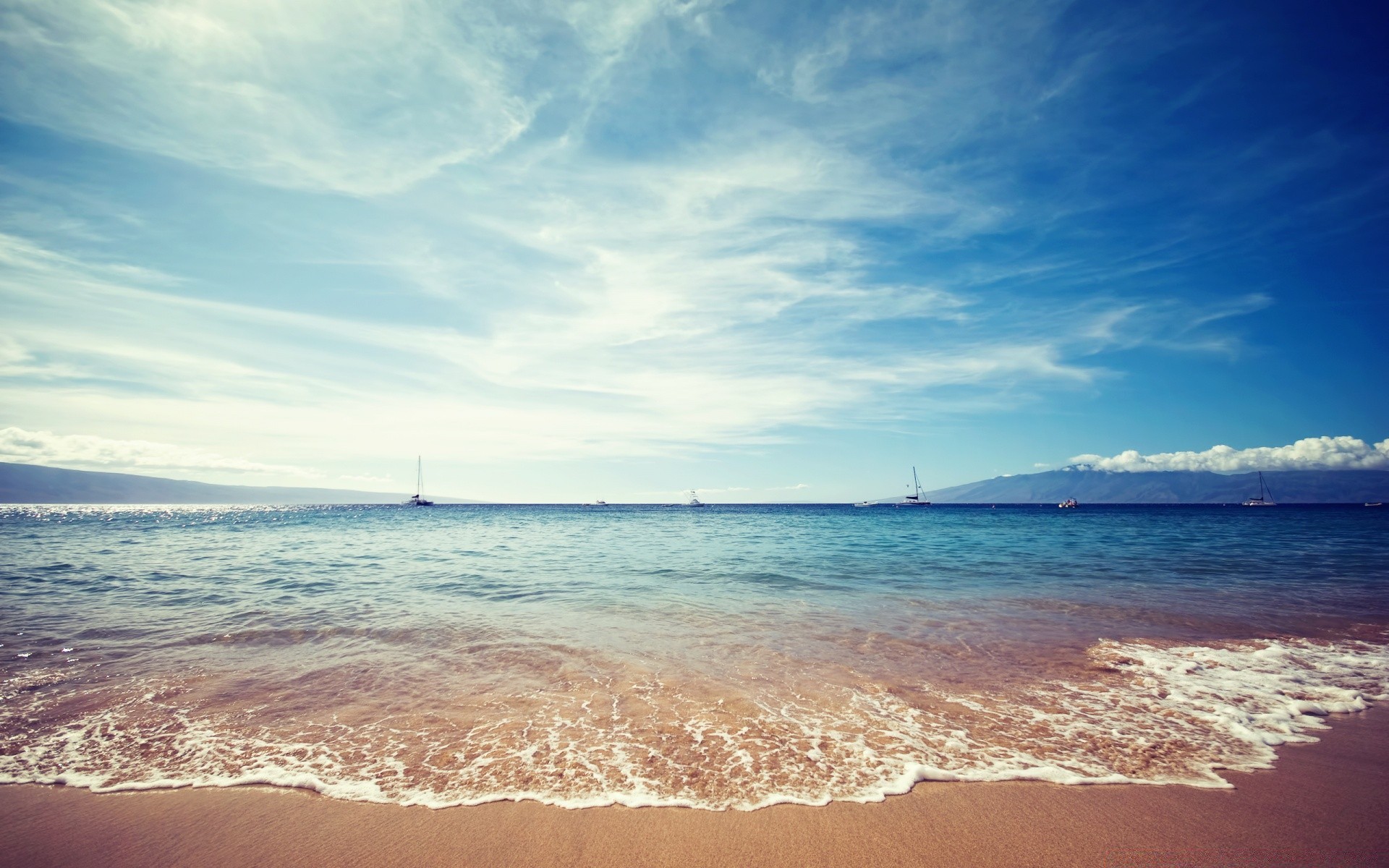 海洋和海洋 沙子 水 夏天 海滩 热带 太阳 旅行 景观 海 好天气 海 海洋 天空 冲浪 自然 放松 田园诗 镇静 假期