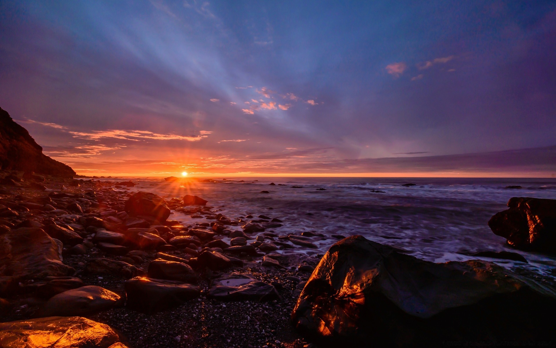 mer et océan coucher de soleil aube crépuscule soir eau mer océan plage paysage soleil ciel mer voyage lumière paysage