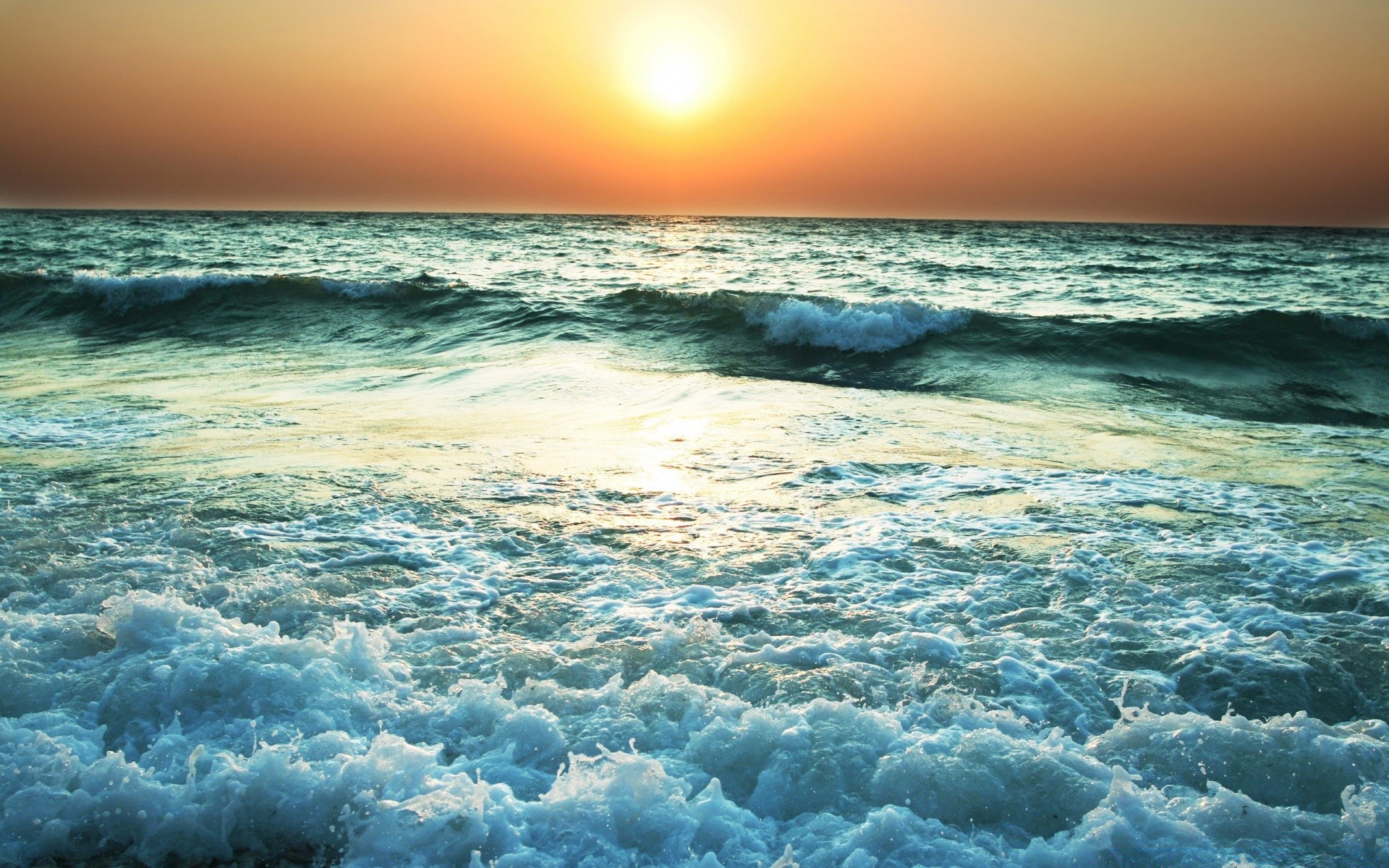 海和海洋 水域 日落 海 海洋 太阳 海滩 景观 冲浪 黄昏 黎明 海 波 好天气 热带 沙子 旅行 自然 天空 夏天