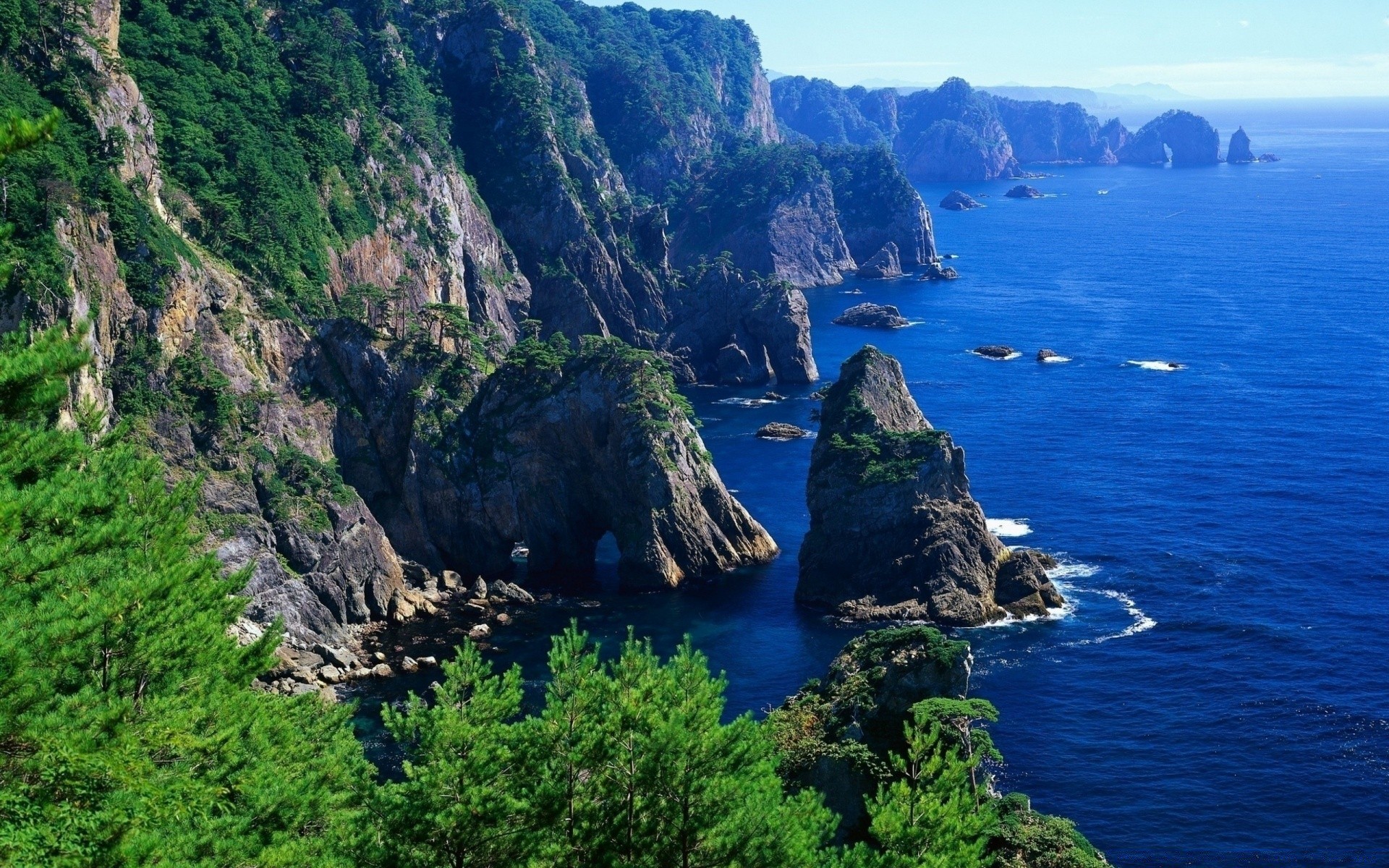 海洋和海洋 水 旅游 海洋 景观 岩石 自然 岛 海 山 天空 户外 海洋 海湾 风景 景观 海滩 夏天