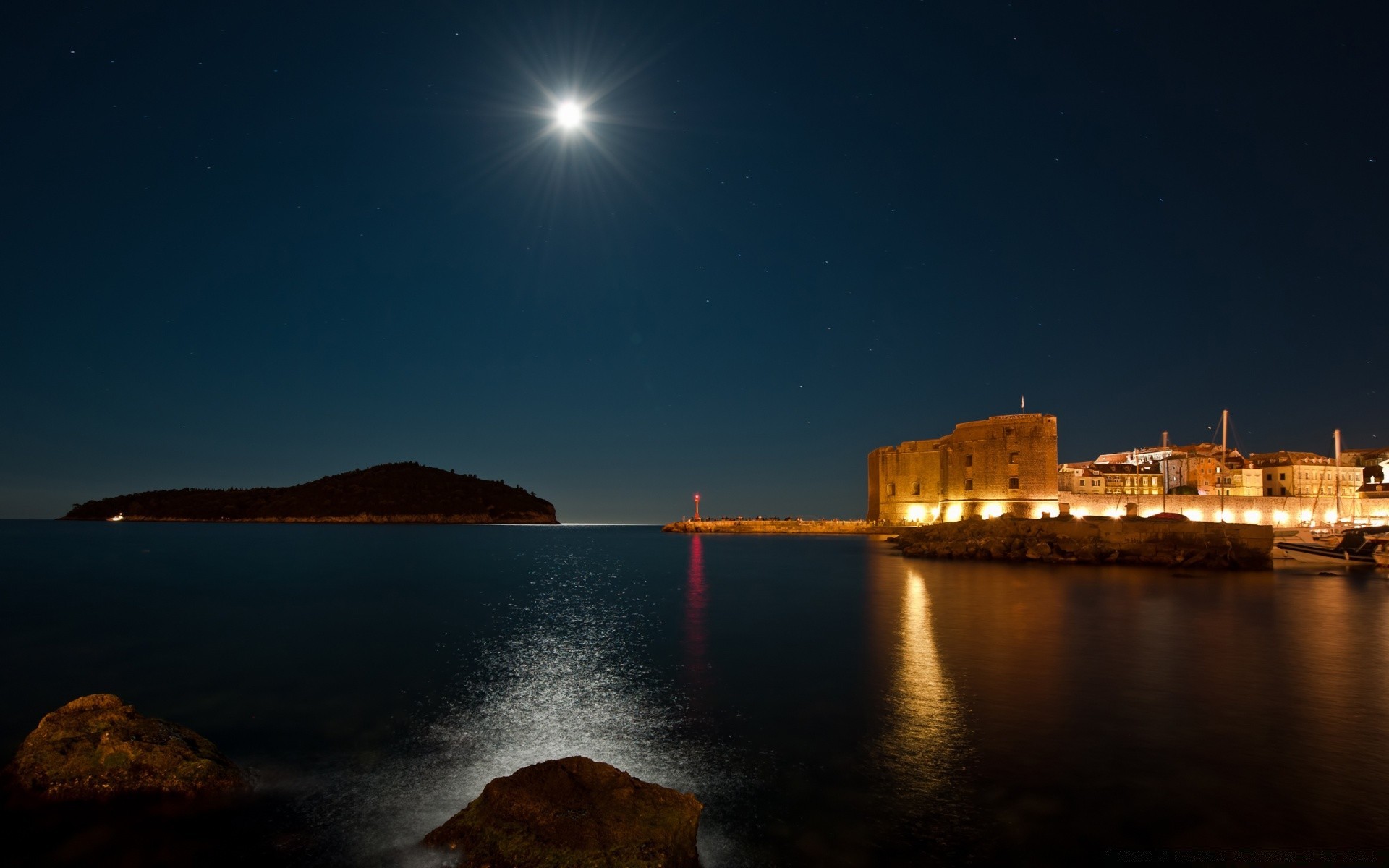 meer und ozean wasser sonnenuntergang mond abend reisen dämmerung dämmerung architektur meer himmel im freien licht meer strand stadt auto