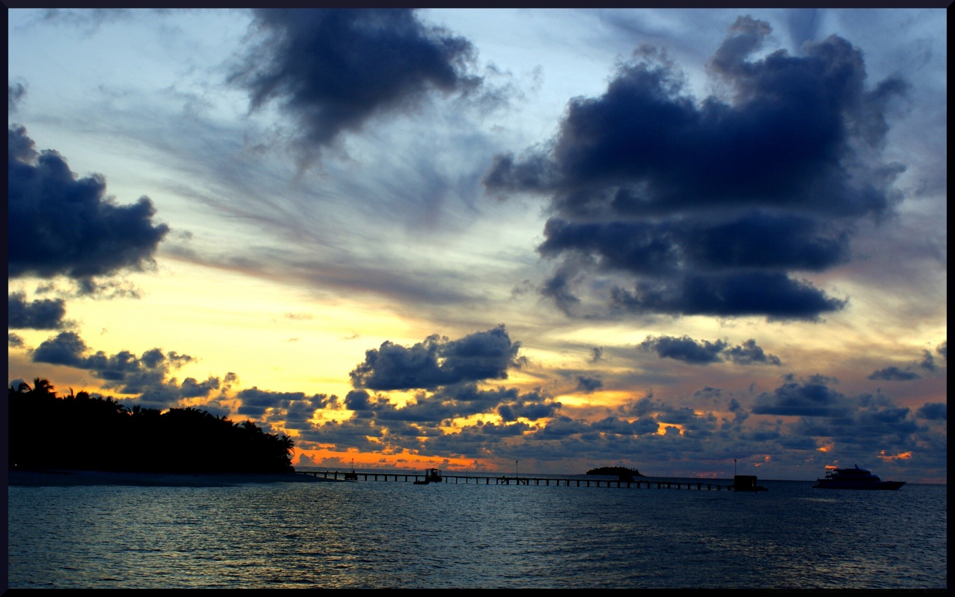 mer et océan coucher de soleil eau paysage ciel aube nature soleil réflexion nuage mer lac plage crépuscule été soir océan tempête beau temps lumière