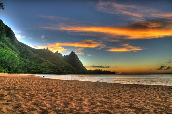 Photo d une plage paradisiaque sur le fond de l aube