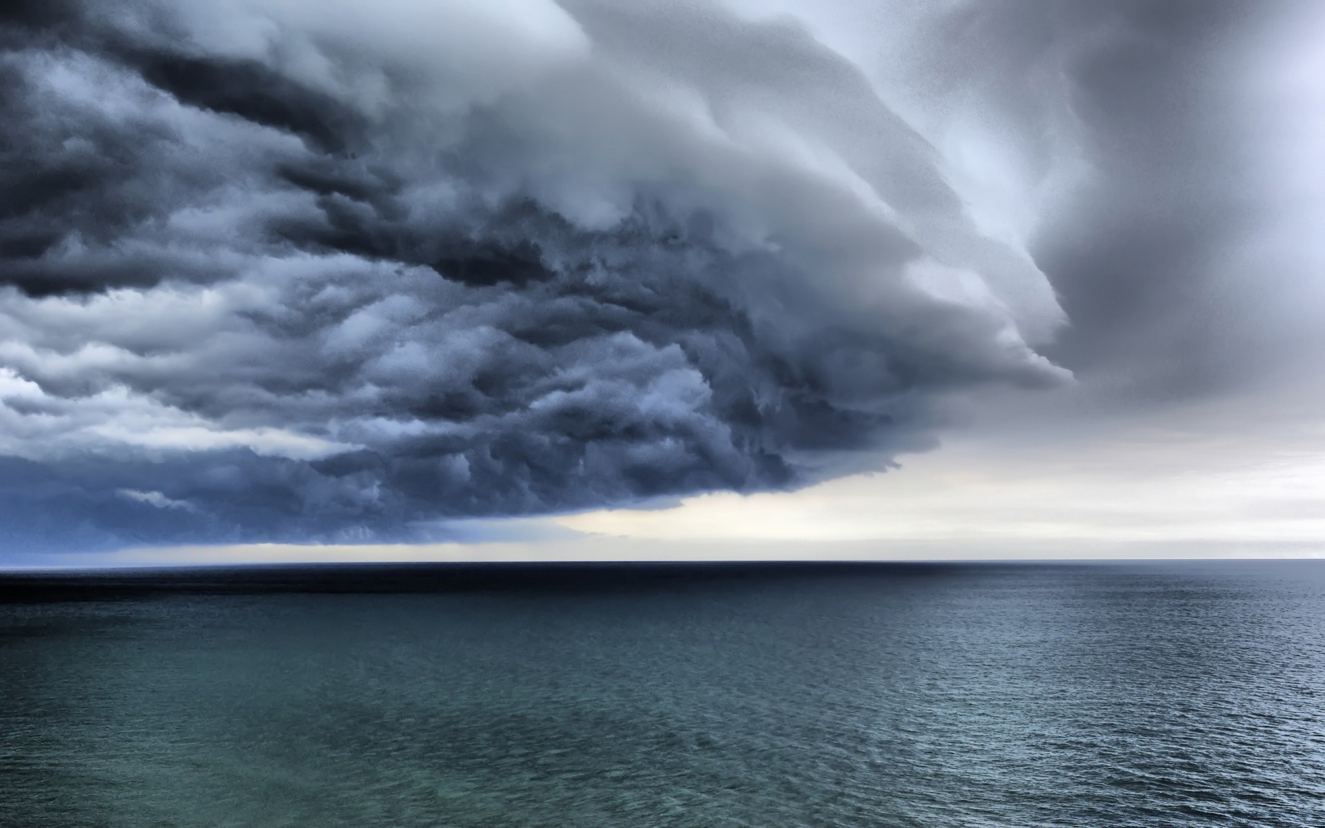 mar e oceano água tempestade céu mar paisagem natureza oceano pôr do sol praia chuva paisagem ao ar livre tempo dramático nuvem lago viagens amanhecer