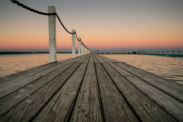 Kurlandschaft: Der Pier ist ein Treffpunkt