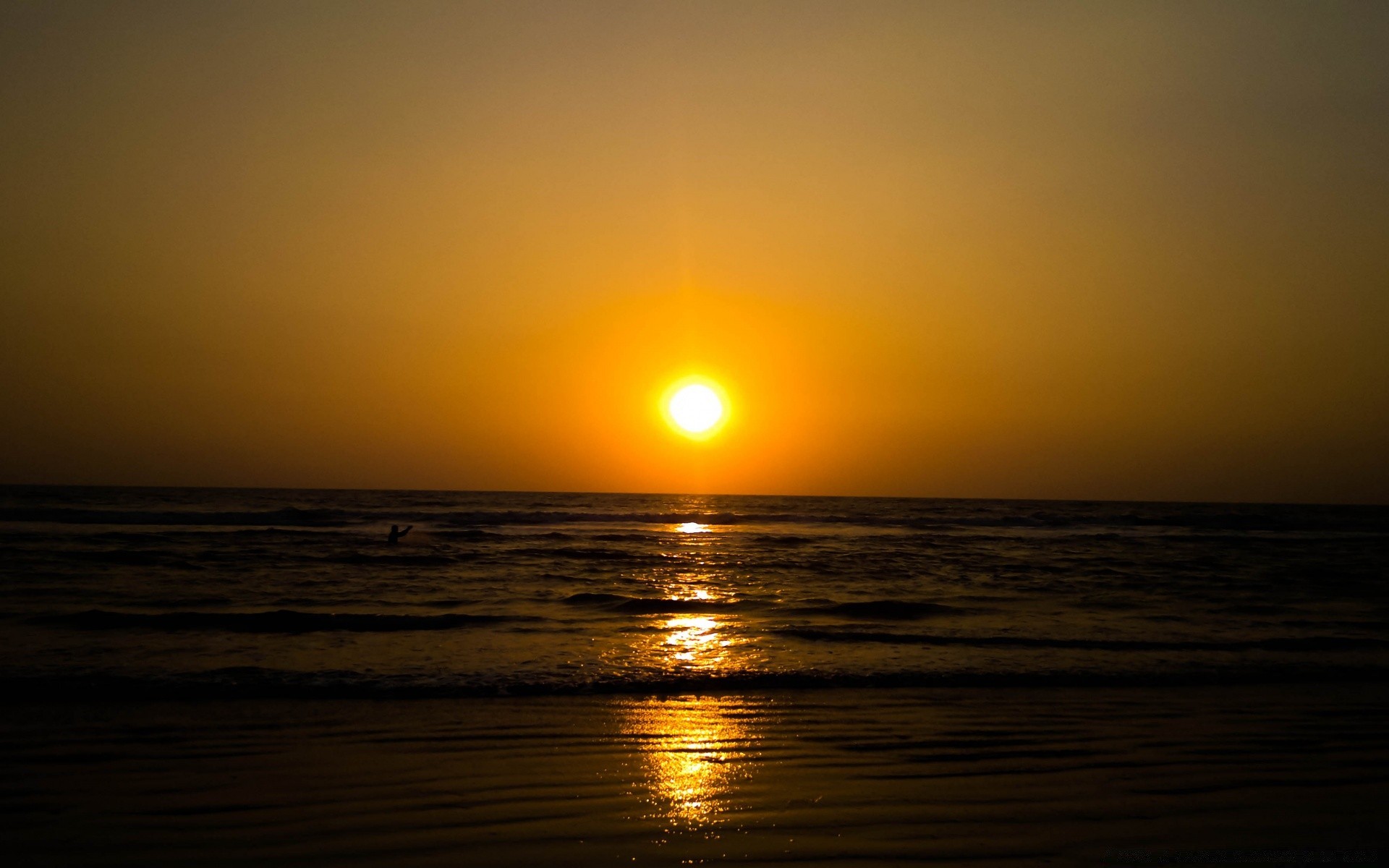 海洋和海洋 日落 太阳 水 黎明 傍晚 黄昏 海 海滩 海洋 景观 天空 景观 好天气