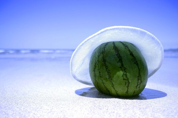 Natura morta. Anguria. Spiaggia. Pasto