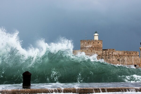 The unstoppable power of the sea wave