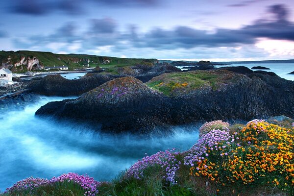 Malerische Landschaft des Ozeans. Wasser