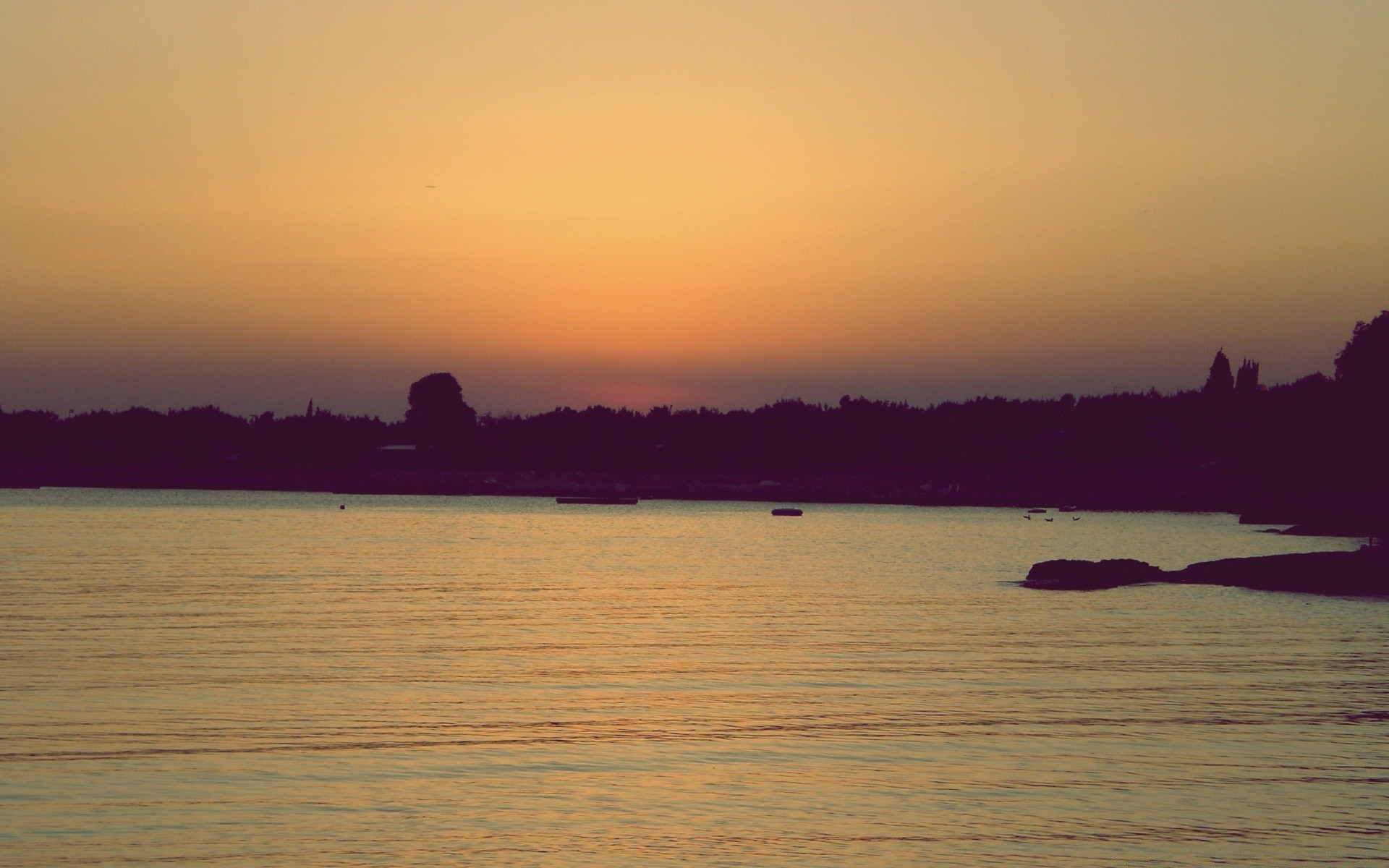 mer et océan coucher de soleil eau aube soir crépuscule rétro-éclairé réflexion lac brouillard lumière du jour à l extérieur paysage soleil voyage silhouette plesid