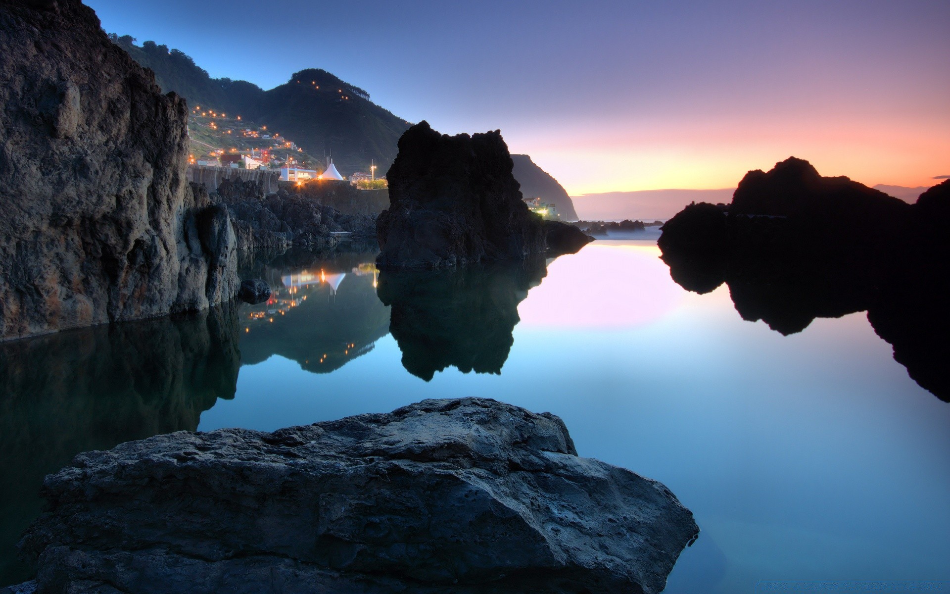 mer et océan eau coucher de soleil paysage aube ciel voyage à l extérieur nature rock lac réflexion montagnes mer mer plage crépuscule soleil océan soir